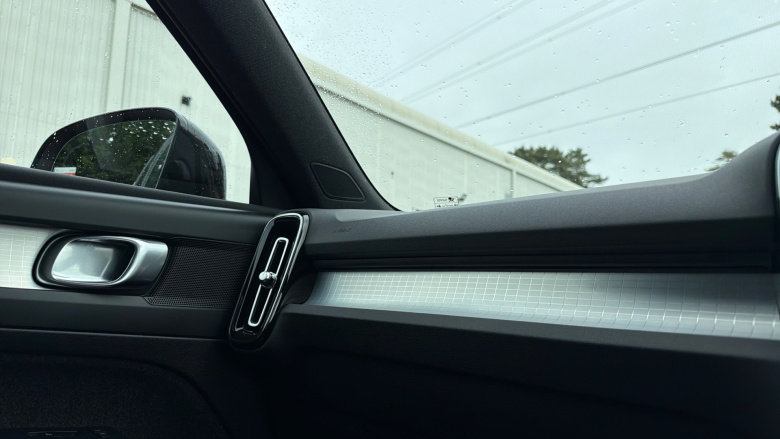 Volvo XC40 2.0 B3P Plus Dark 5dr Auto Petrol Estate